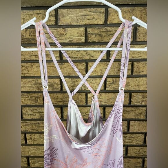 New with tags Nike top - Picture 3 of 8